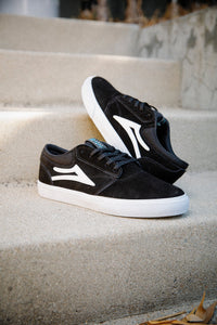 Griffin - Black Suede