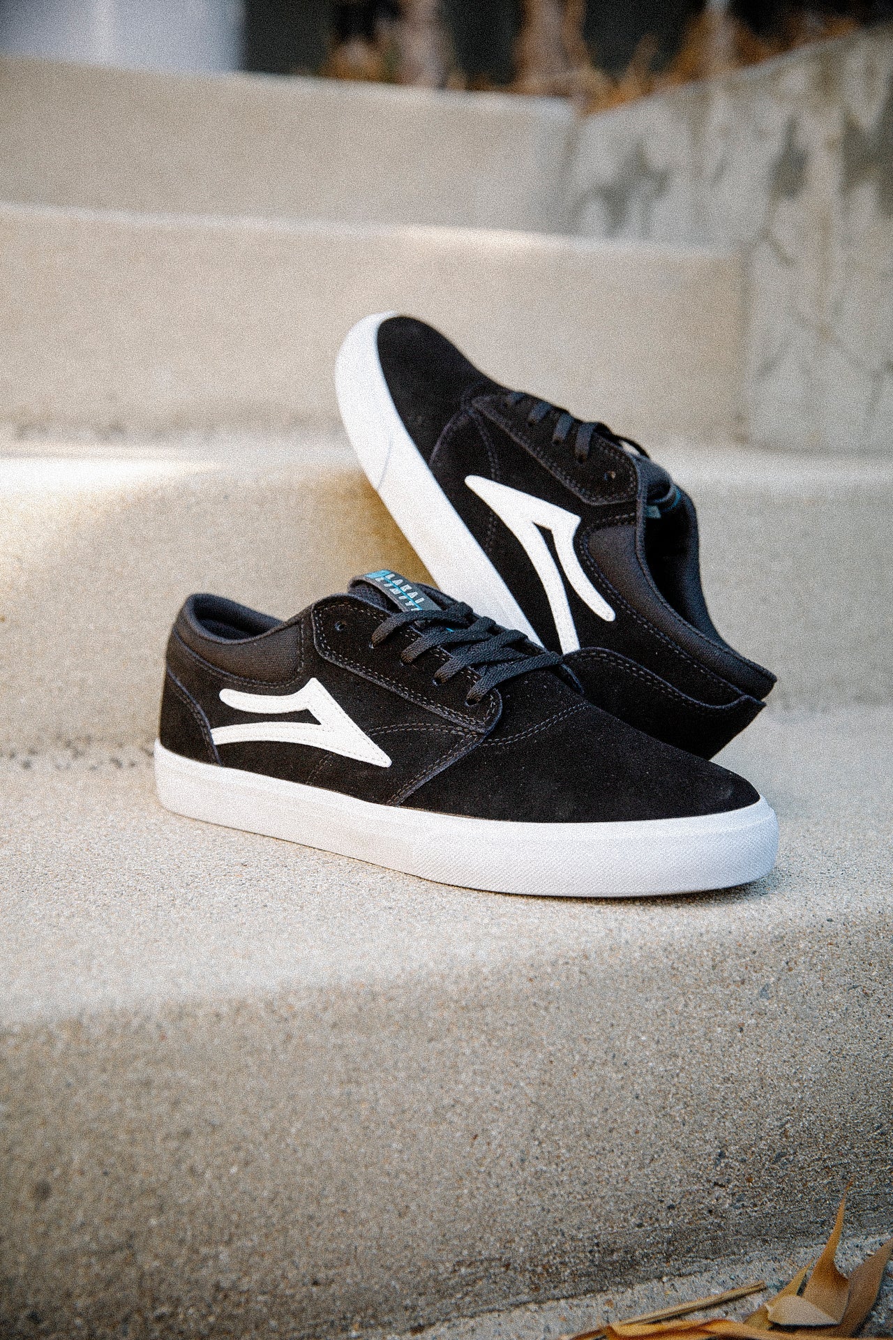 Griffin - Black Suede