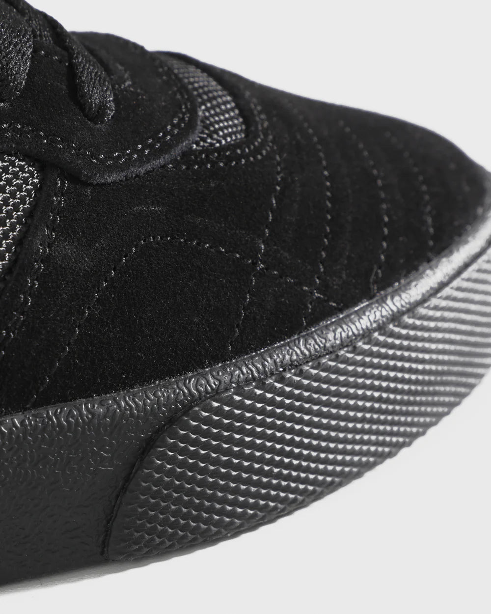 Cambridge - Black/Black Suede