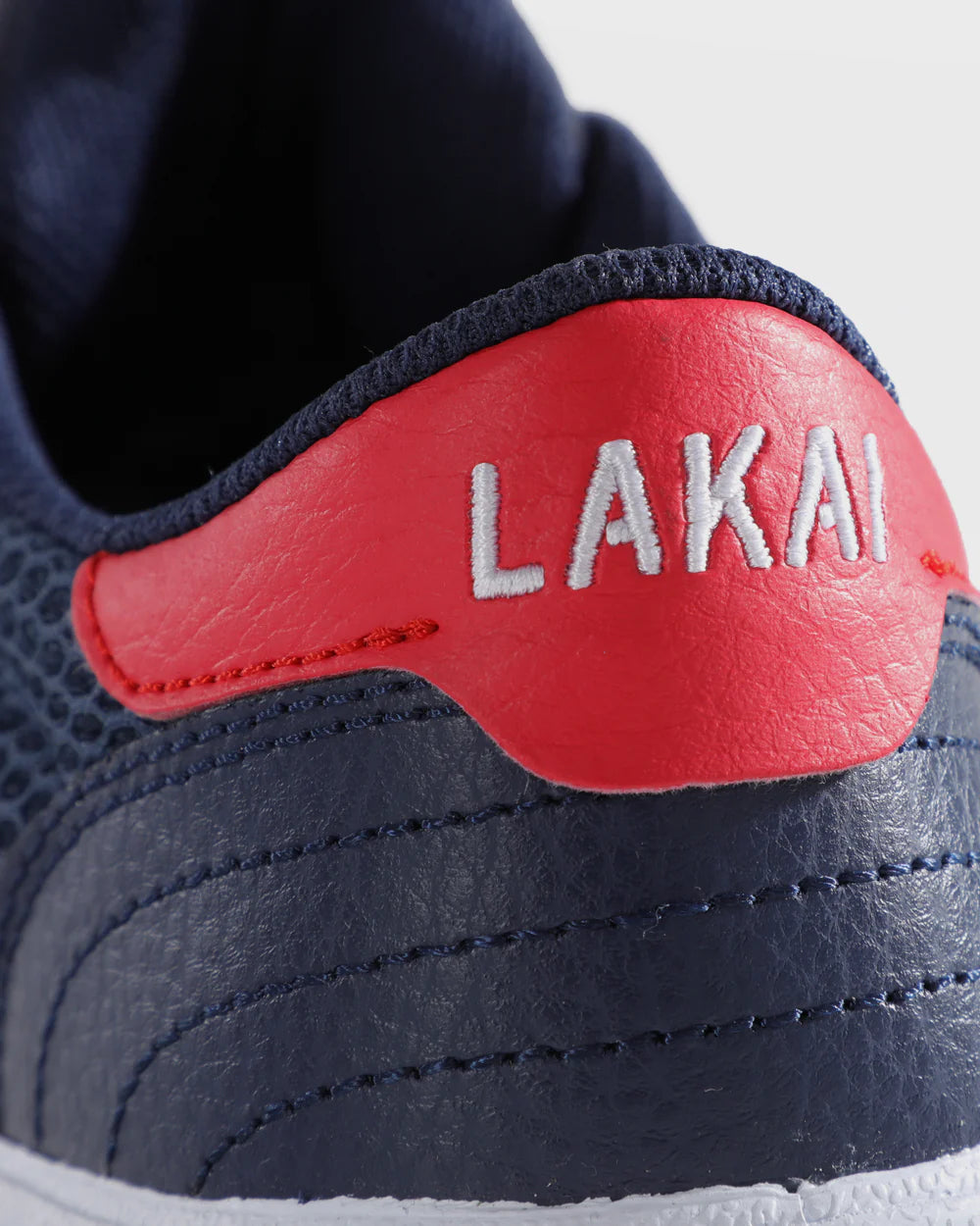 Cambridge – Marineblau/Rotes Wildleder