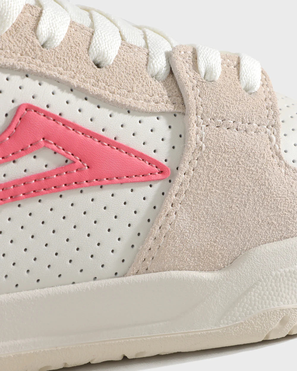 Telford Low - Nebel-Wildleder-Erdbeere