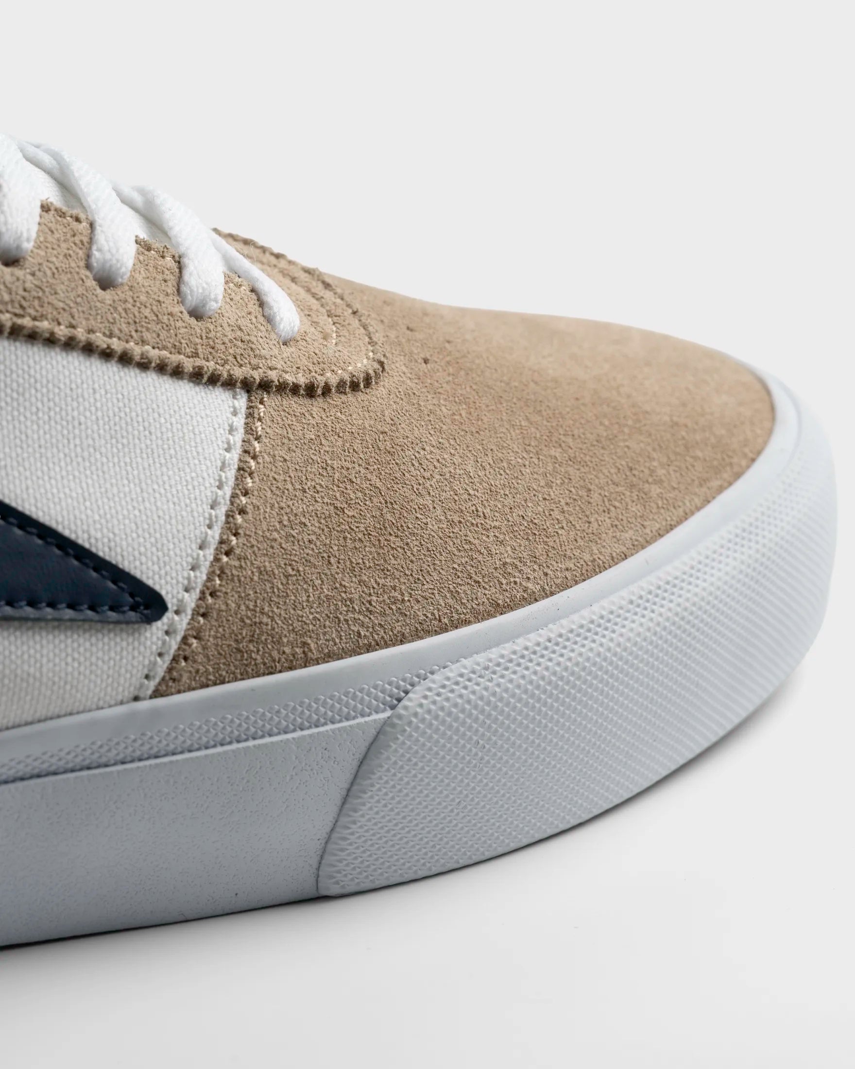 Manchester - White/Tan/Navy