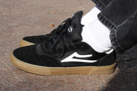 Cambridge - Black/Gum Suede