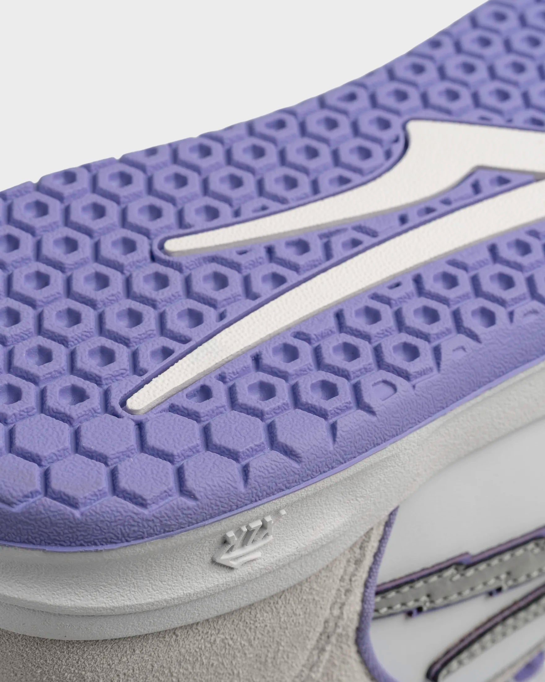 Telford Low  -  Gabryel Aguilar