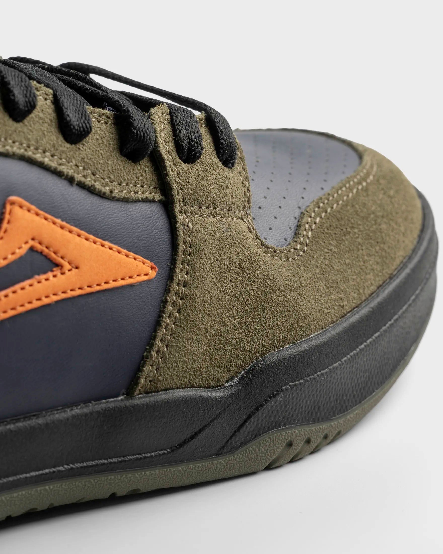 Telford Low - Piedra gris/Hiedra/Naranja